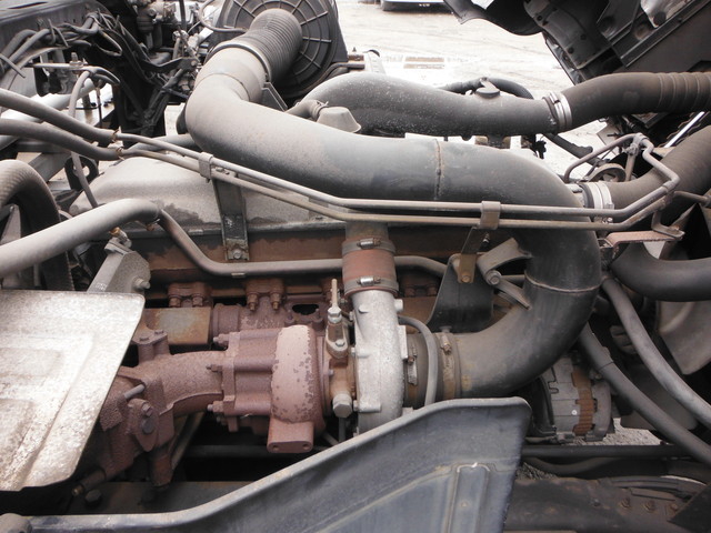 UDトラックス（日産） ビッグサム 大型 タンクローリー KL-CV27YNH(1081) 19枚目