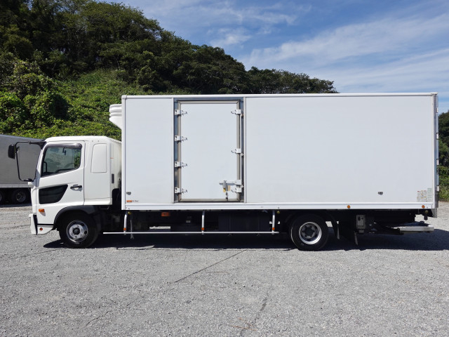 日野 レンジャー 中型 冷蔵冷凍バン 2KG-FD2ABG(112220) 9枚目