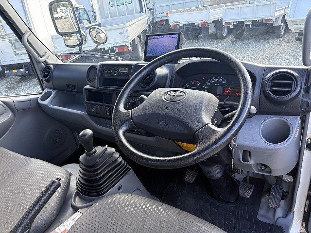トヨタ トヨエース 小型 平ボディ TKG-XZC605(113130) 32枚目