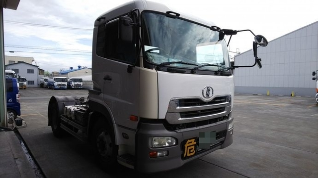 UDトラックス（日産） クオン 大型 トラクタ PKG-GK4XAB(3902) 2枚目