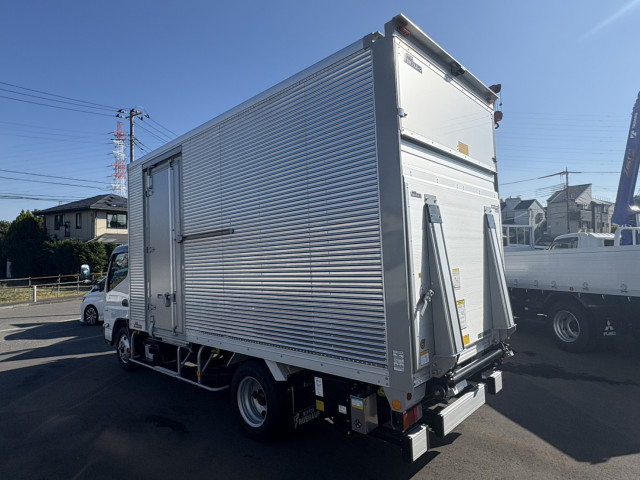 三菱ふそう キャンター 小型 バン 2RG-FEAV0(96852) 5枚目