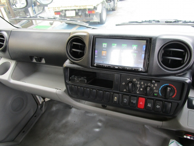 トヨタ トヨエース 小型 平ボディ TKG-XZU605(109818) 32枚目