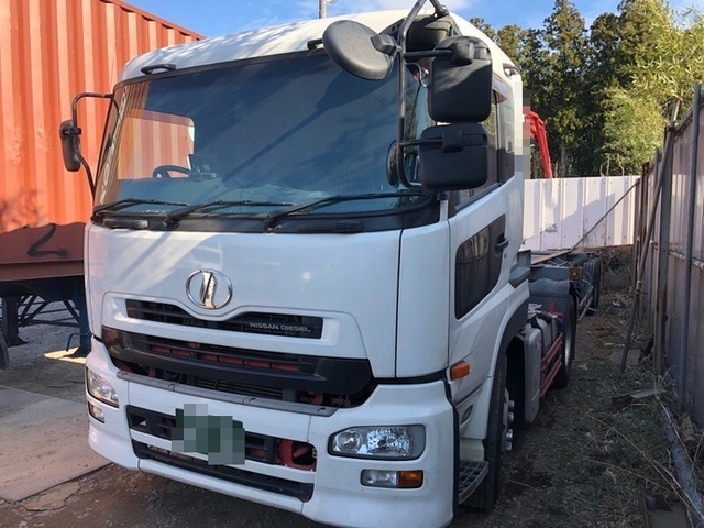 UDトラックス（日産） ビッグサム 大型 トラクタ ADG-GK4XAB(5494) 3枚目