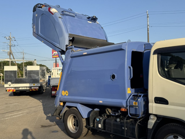 三菱ふそう キャンター 小型 塵芥車（プレス式） 2PG-FEAV0(110481) 4枚目