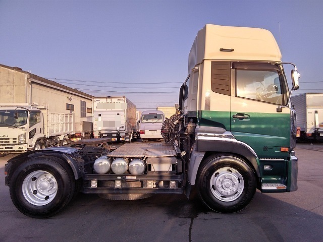 UDトラックス（日産） クオン 大型 トラクタ ADG-GK4XAB(8924) 8枚目
