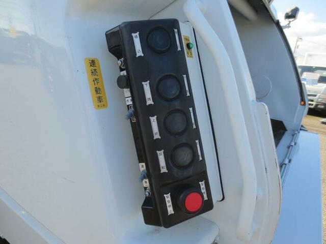 三菱ふそう ファイター 増トン 塵芥車（プレス式） QKG-FK62FZ(8520) 16枚目