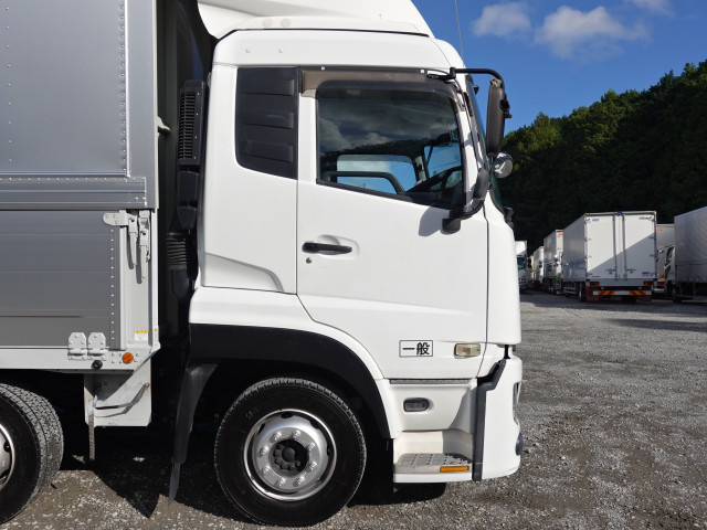 UDトラックス（日産） クオン 大型 ウィング 2PG-CG5CA(111924) 4枚目