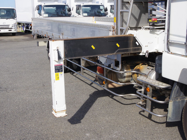 三菱ふそう ファイター 増トン 平ボディ（クレーン付） QKG-FK62FZ(114028) 10枚目
