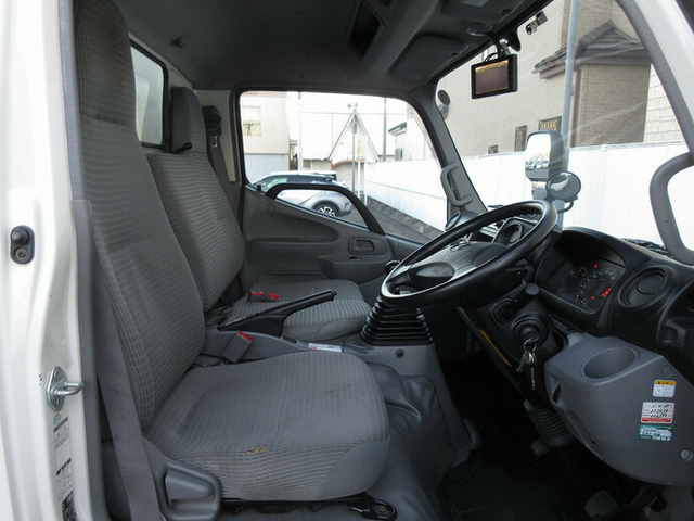 トヨタ ダイナ 小型 バン TKG-XZC675(8399) 32枚目