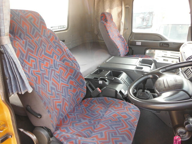 いすゞ ギガ 大型 トラクタ PJ-EXD52D6(7879) 11枚目