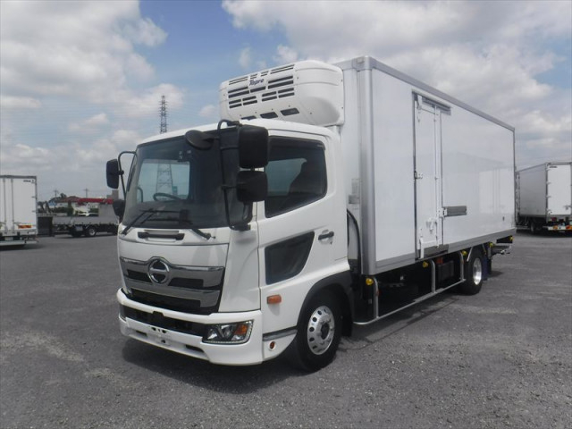 日野 レンジャー 中型 冷蔵冷凍バン 2KG-FC2ABG(111684) 1枚目