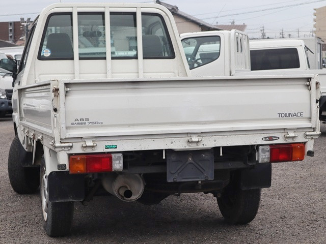 トヨタ タウンエース 小型 平ボディ GK-KM80(114002) 3枚目