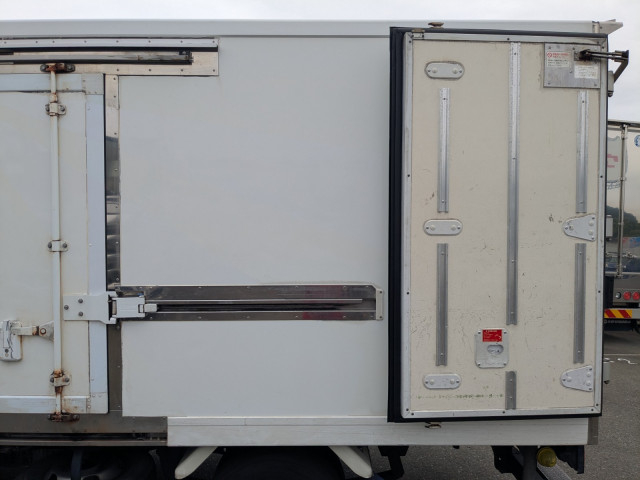 いすゞ エルフ 小型 冷蔵冷凍バン TPG-NLR85AN(113004) 21枚目