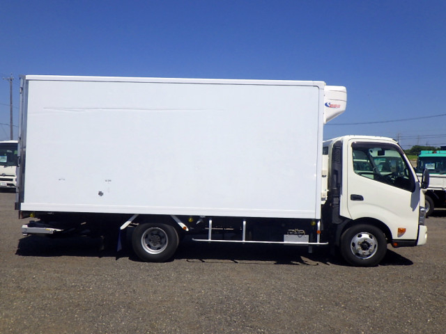 日野 デュトロ 小型 冷蔵冷凍バン TPG-XZU712M(109191) 5枚目