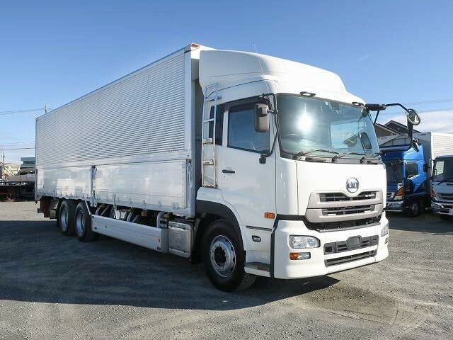 UDトラックス（日産） クオン 大型 ウィング QKG-CD5ZA(37345) 2枚目