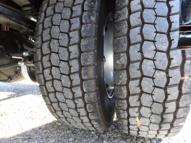 三菱ふそう ファイター 増トン 平ボディ（クレーン付） 2KG-FK62FZ(62535) 32枚目