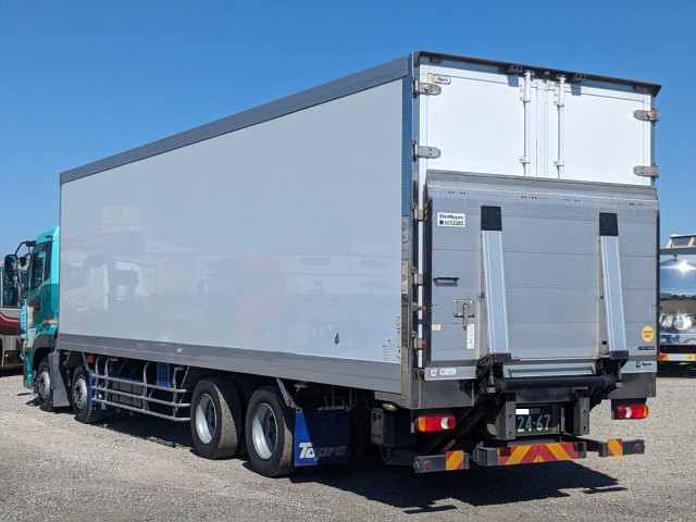 UDトラックス（日産） クオン 大型 冷蔵冷凍バン 2PG-CG5CA(113474) 3枚目