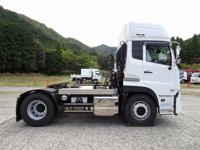 UDトラックス（日産） クオン 大型 トラクタ 2RG-GK5DAB(113262) 7枚目