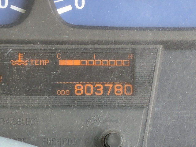 UDトラックス（日産） クオン 大型 バキュームカー/糞尿車 QKG-CD5YL(109893) 31枚目