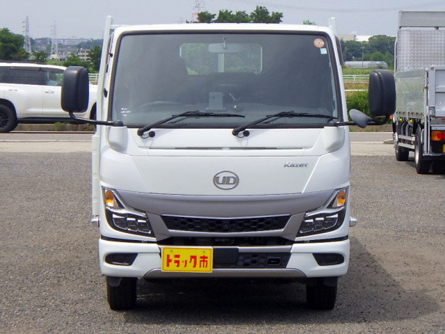 UDトラックス（日産） カゼット 小型 平ボディ 2RG-FGA2Y(110062) 3枚目