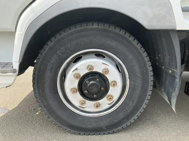 三菱ふそう ファイター 増トン 平ボディ（クレーン付） 2KG-FK62FZ(106806) 9枚目