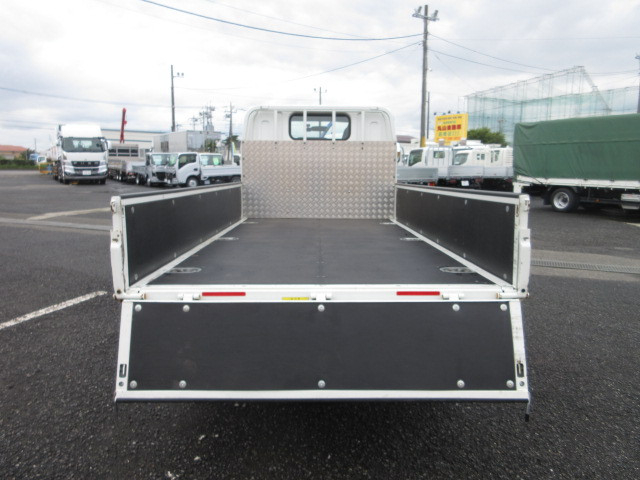 三菱ふそう キャンター 小型 平ボディ 2TG-FDA00(113481) 8枚目