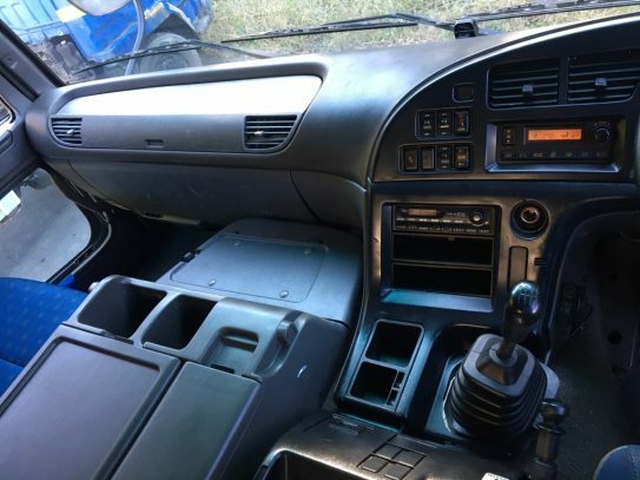 いすゞ ギガ 大型 平ボディ PDG-CYJ77W8(7948) 3枚目