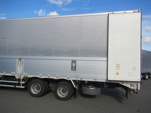 UDトラックス（日産） クオン 大型 ウィング QKG-CG5ZA(8180) 21枚目