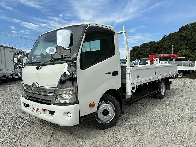 Hino dutro Small Flat body TKG-XZC710M(110213) 1枚目