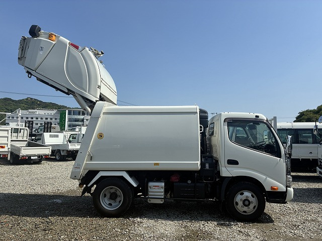 日野 デュトロ 小型 塵芥車（プレス式） 2RG-XZU605X(105408) 12枚目