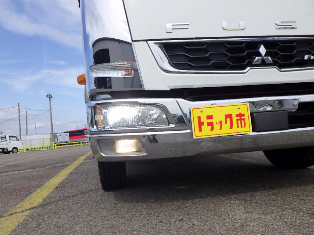 三菱ふそう ファイター 中型 平ボディ（クレーン付） 2KG-FK62F(111857) 3枚目