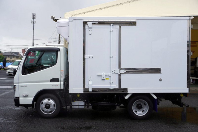 三菱ふそう キャンター 小型 冷蔵冷凍バン 2RG-FBAV0(108634) 3枚目
