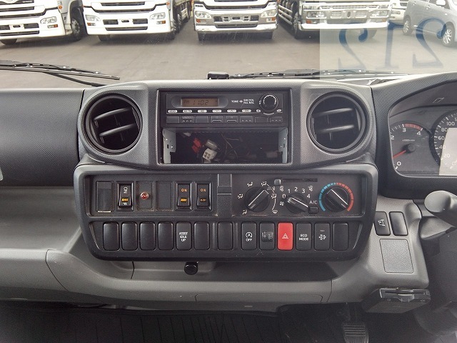 日野 デュトロ 小型 バン TKG-XZC655M(8896) 35枚目