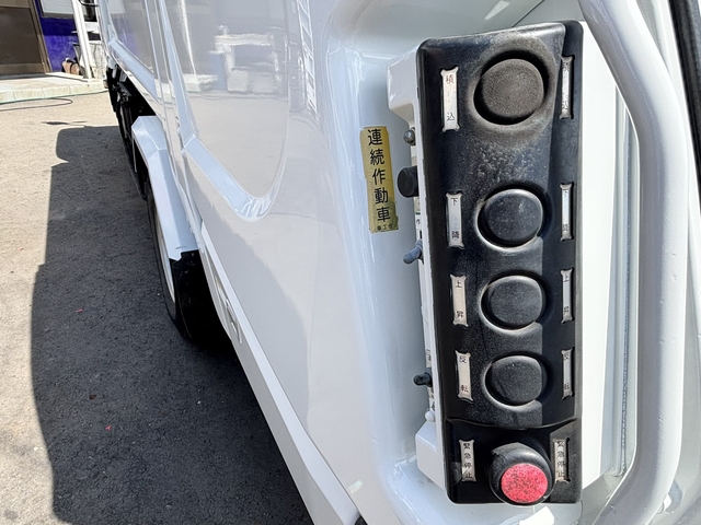 いすゞ エルフ 小型 塵芥車（プレス式） TKG-NMR85N(108828) 11枚目