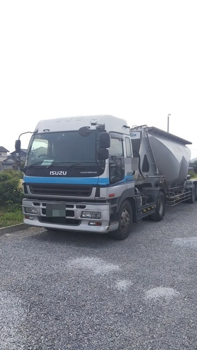 いすゞ ギガ 大型 トラクタ PJ-EXD52D6(3242) 1枚目