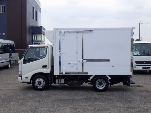 日野 デュトロ 小型 冷蔵冷凍バン 2RG-XZC605M(109190) 4枚目