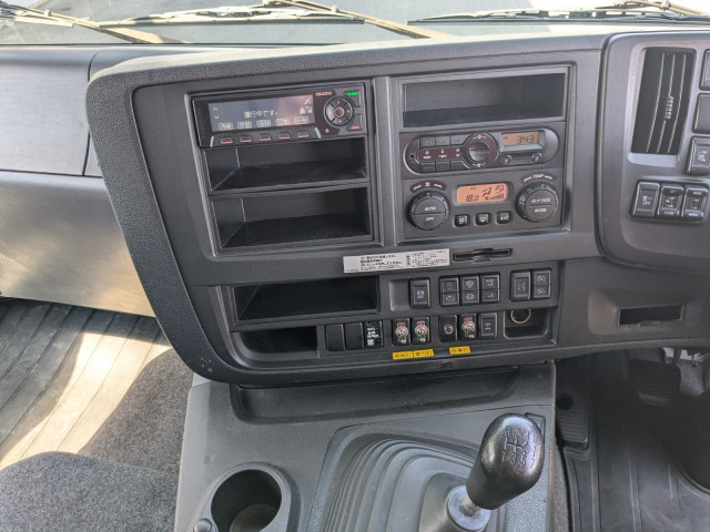 いすゞ ギガ 大型 平ボディ QKG-CYL77B(109828) 28枚目