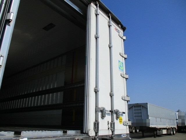 UDトラックス（日産） クオン 大型 冷蔵冷凍バン PKG-CD4ZA(6797) 26枚目