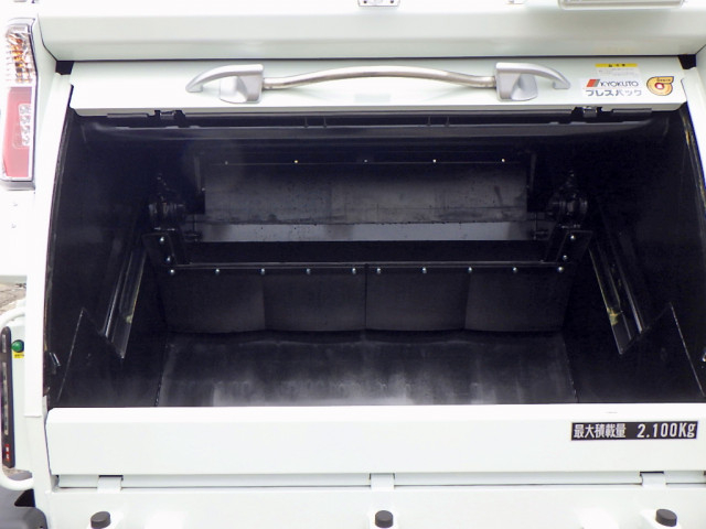 三菱ふそう キャンター 小型 塵芥車（プレス式） 2RG-FEAV0(111858) 8枚目