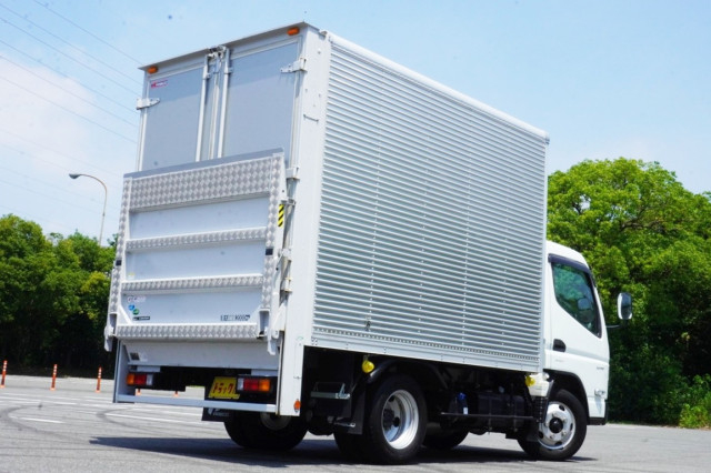 三菱ふそう キャンター 小型 バン 2PG-FEAV0(109426) 2枚目