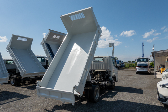 三菱ふそう キャンター 小型 土砂ダンプ TKG-FBA30(11143) 11枚目
