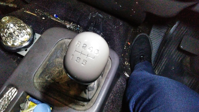 三菱ふそう ファイター 増トン 平ボディ（クレーン付） PJ-FK64FLZ(2815) 18枚目