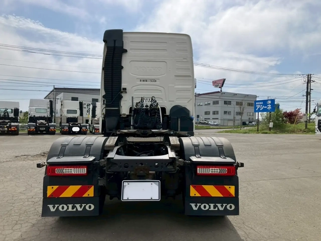 ボルボ 大型 トラクタ 2DG-KA2TEA1(106815) 6枚目