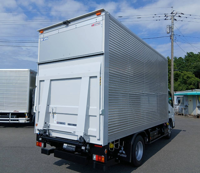 三菱ふそう キャンター 小型 バン 2RG-FEAV0(108460) 5枚目