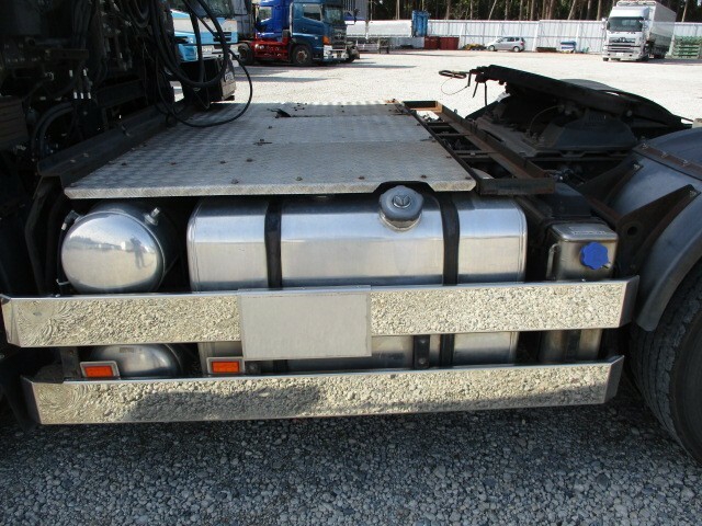 UDトラックス（日産） クオン 大型 トラクタ QPG-GK5XAB(9302) 24枚目