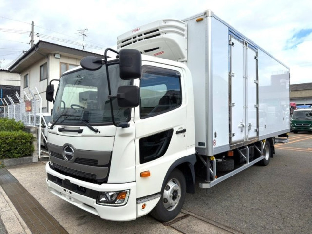 日野 レンジャー 中型 冷蔵冷凍バン 2KG-FC2ABG(113833) 1枚目