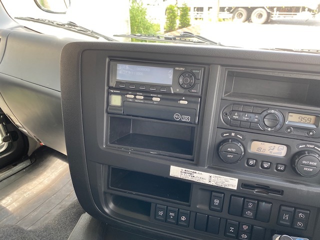 いすゞ ギガ 大型 ウィング 2PG-CYJ77C(12336) 20枚目
