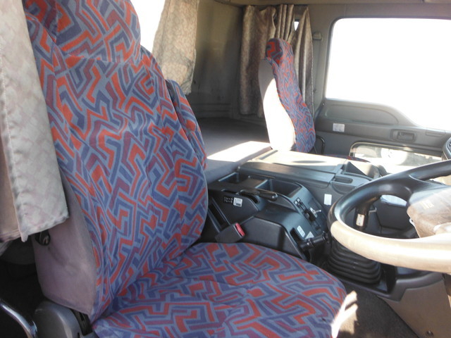 いすゞ ギガ 大型 トラクタ PJ-EXZ52J6(3438) 23枚目