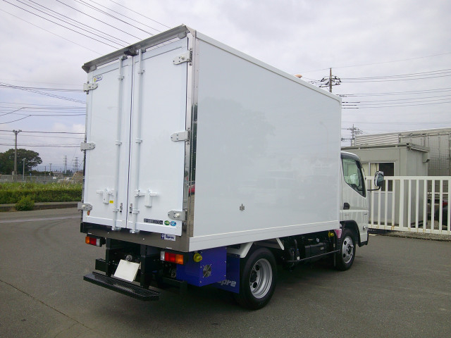 三菱ふそう キャンター 小型 冷蔵冷凍バン 2RG-FBAVO(108486) 5枚目