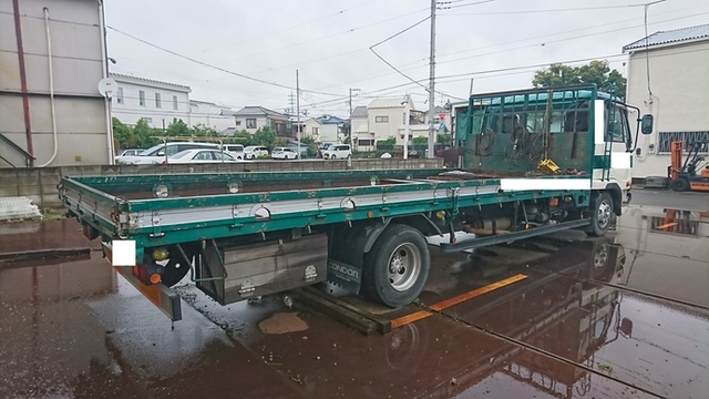 UDトラックス（日産） コンドル 中型 平ボディ PB-MK36A(2134) 9枚目